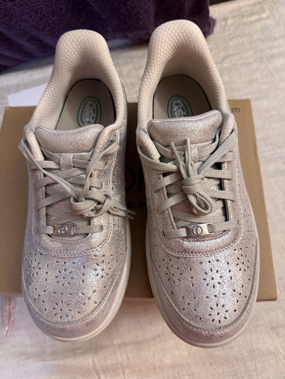 MISMATCHED / SPLIT-SIZE PAIR, Left Shoe-Size 9.5 Wide Right Shoe- 9W BRAND NEW